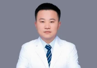 王亚斌