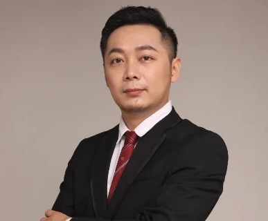 张巍