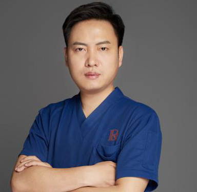 上海杨荣华做双眼皮修复技术怎么样？